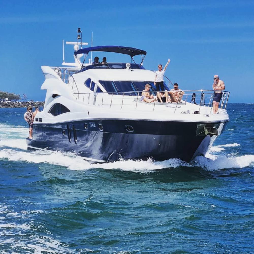 Aki Charter Boat (Saturdays and Public Holidays)