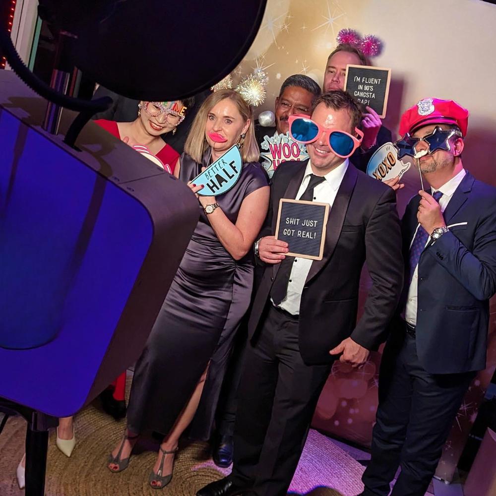 Open-Air Modern/Retro Photo Booth (over 150 pax)