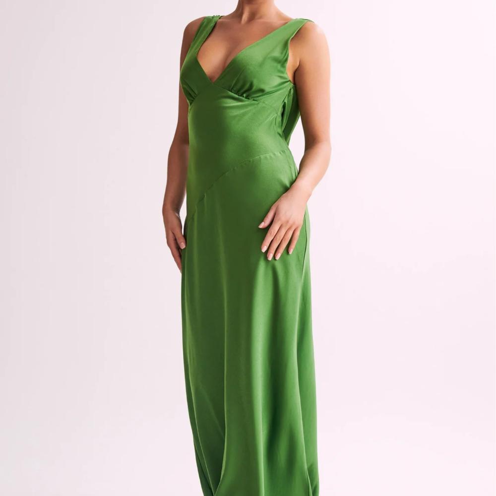 Meshki Nadia Maxi Satin Cowl Back Dress - Green Size 12