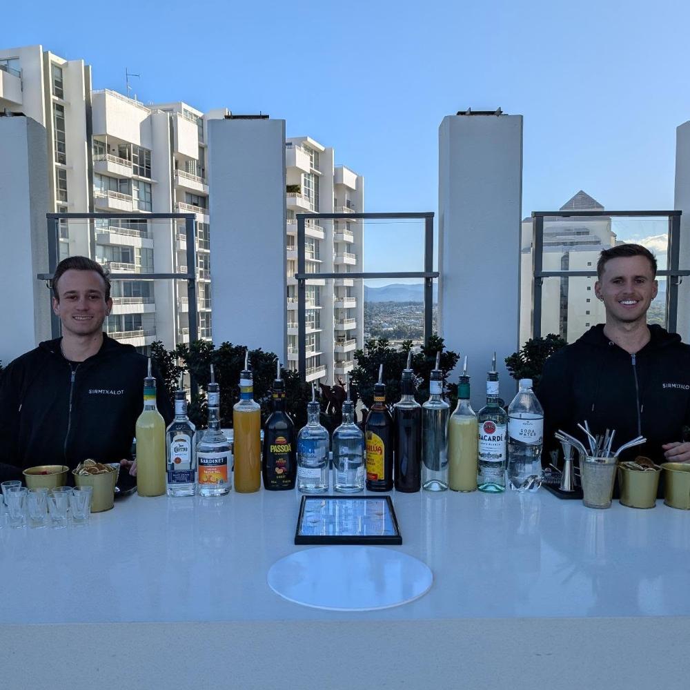 Premium Bartender package- Large event (from 51-100 guests)