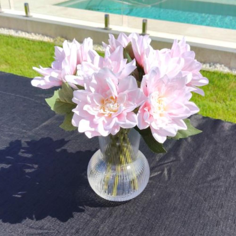 Vase of flowers