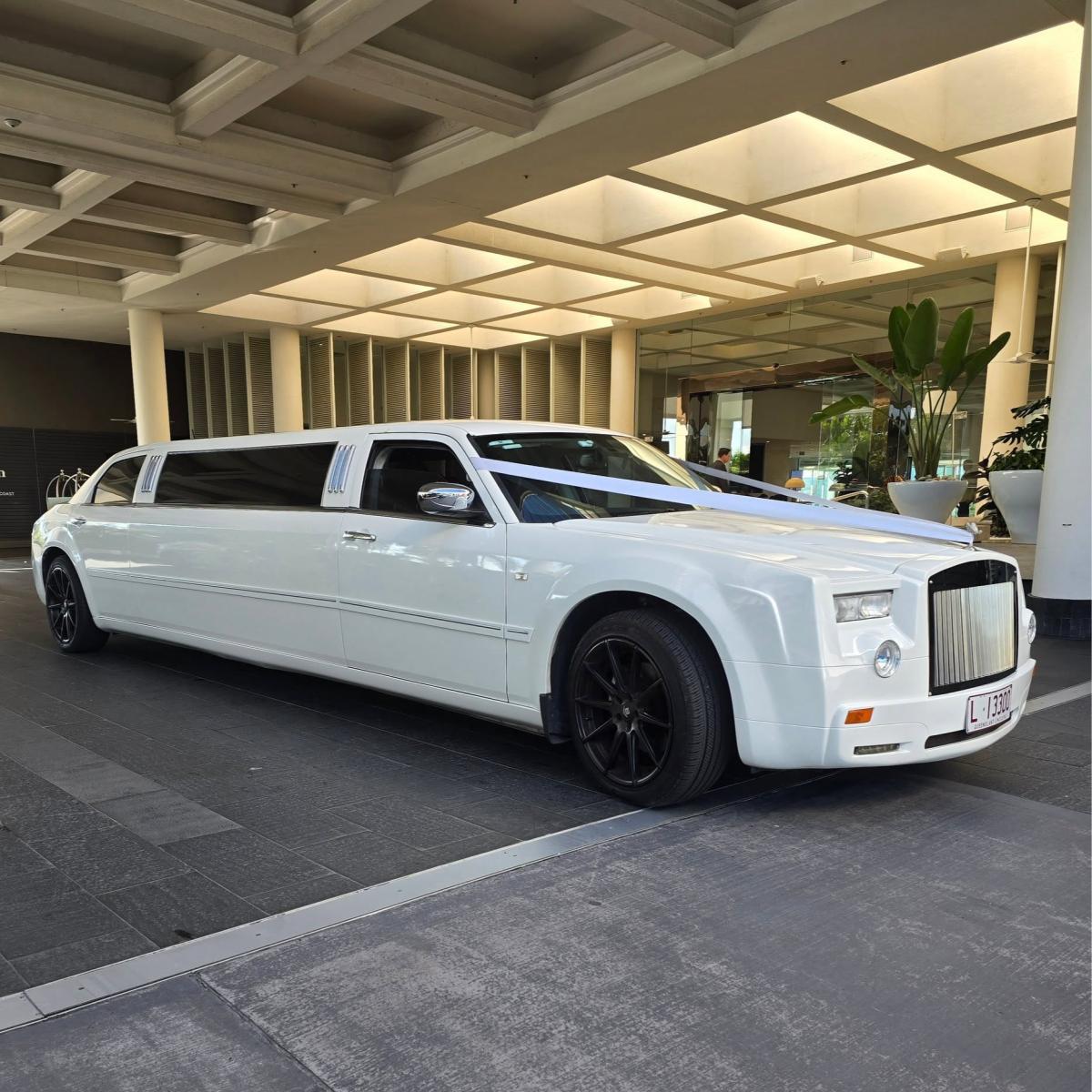 Gold Limousines