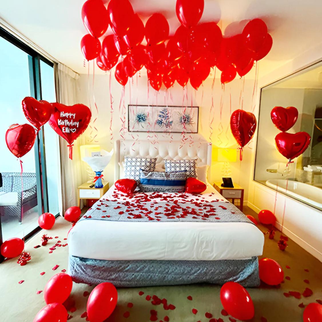 Hug & Kiss Luxury Balloons