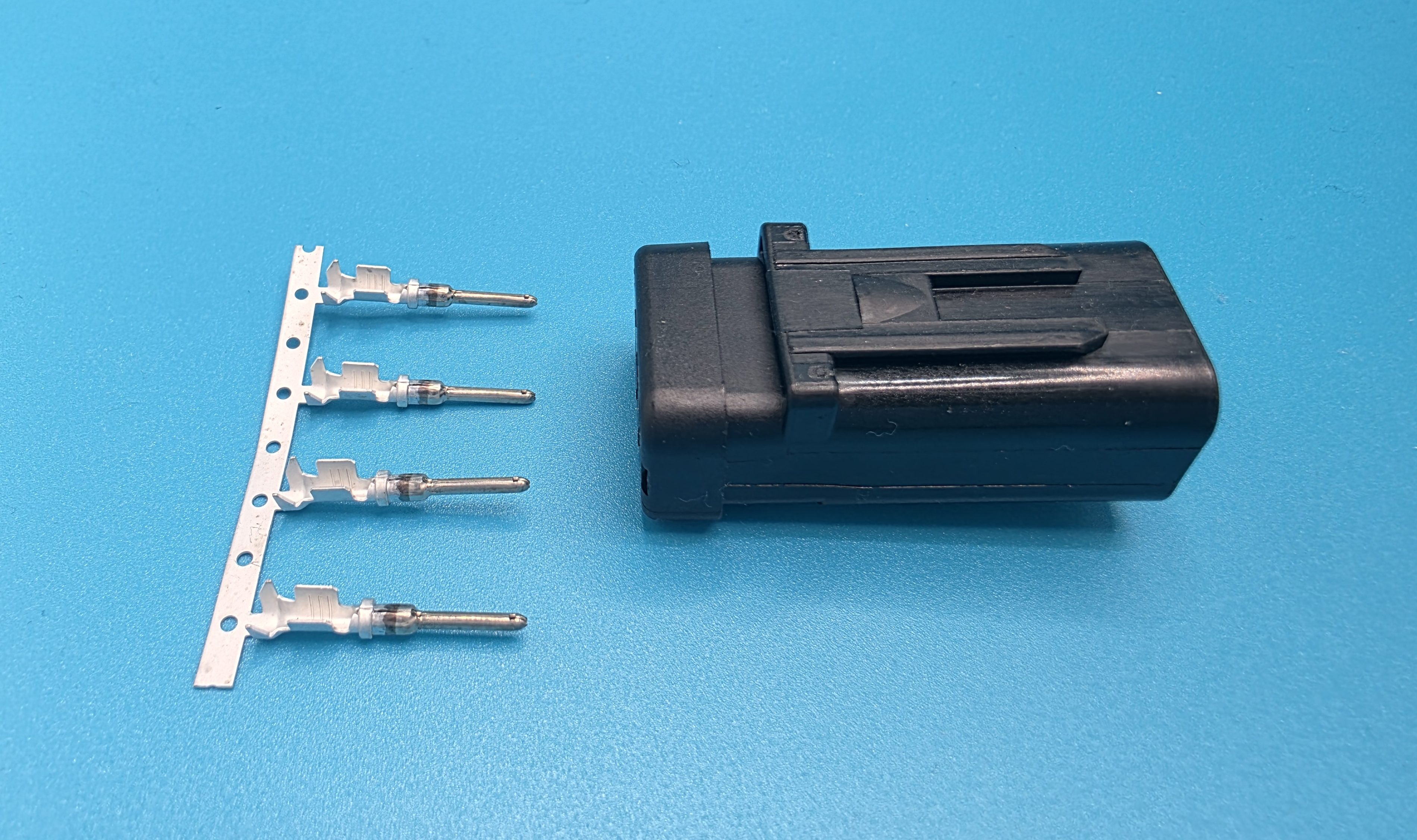 AMP 776488-1 | 04 Terminal AMPSEAL16 Receptacle, A Keyway