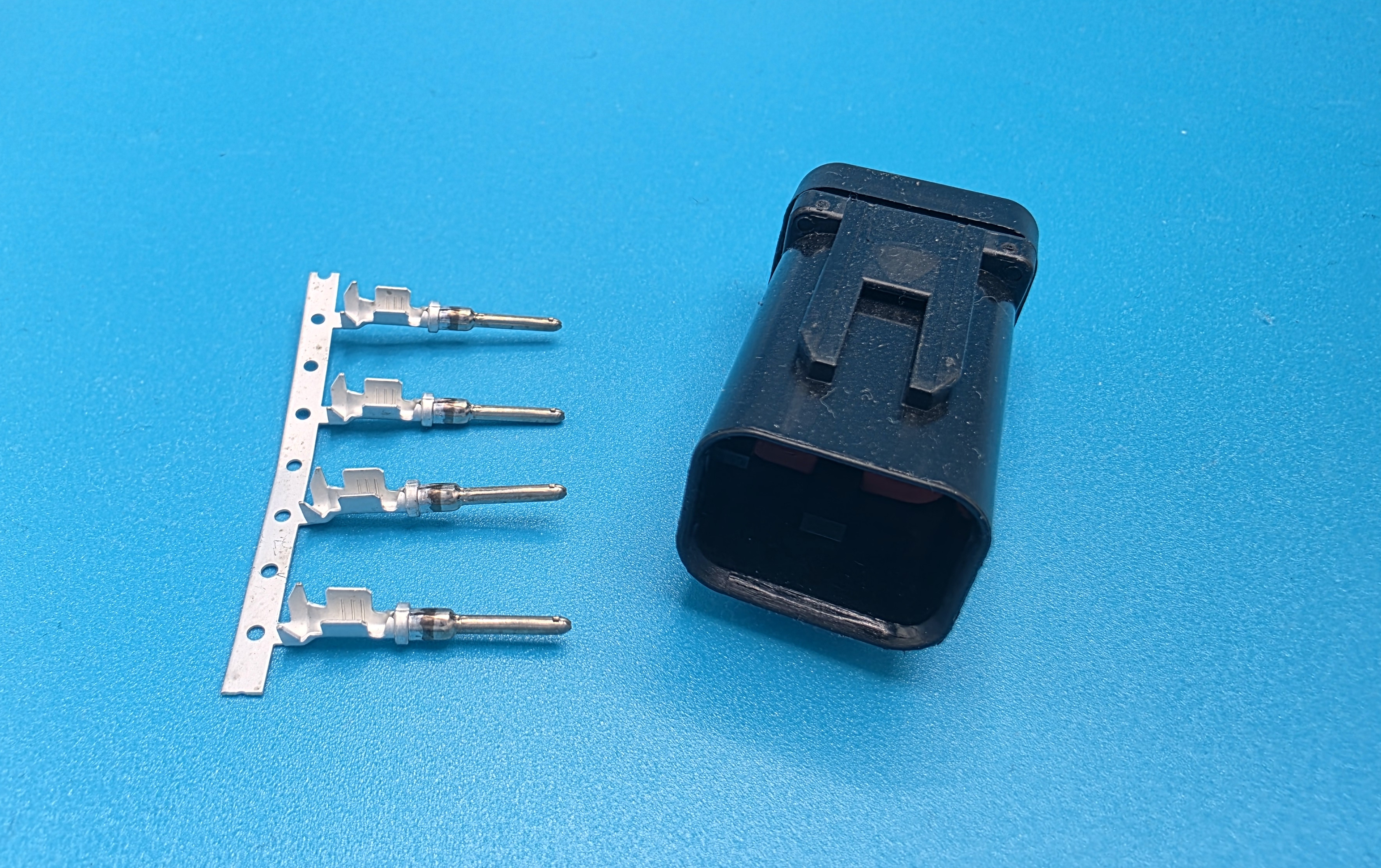 AMP 776488-1 | 04 Terminal AMPSEAL16 Receptacle, A Keyway