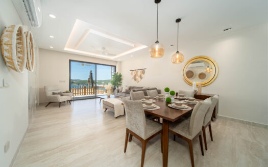 Oceanfront 2 Bed Luxurious Condo