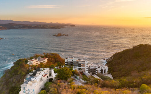 Oceanfront 2 Bedroom Luxury Condo