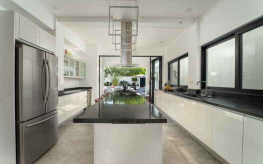 Rinconada Villa with Rooftop Ocean Views